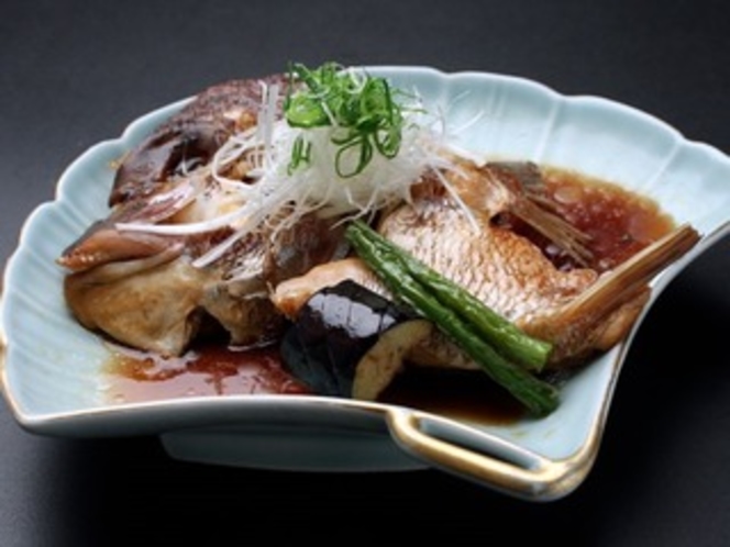 【お魚料理一例】鯛のカブト煮