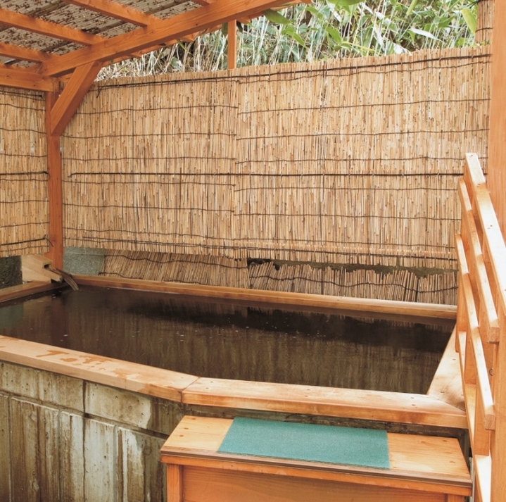Open-air bath (women's bath)