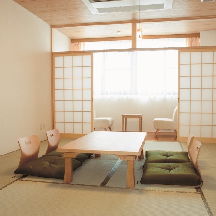 Guest room: Japanese-style room 10 tatami mats