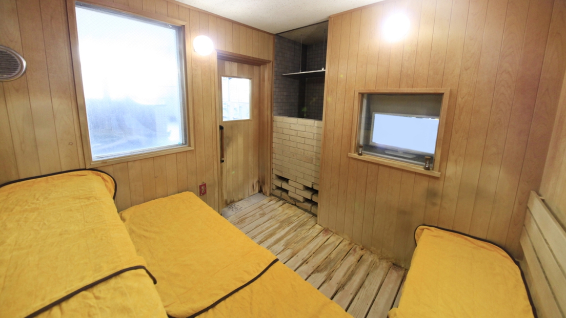 【缶ビール500ml付】お部屋でゆっくりビール♪2種のサウナ完備！併設の温泉施設無料（素泊まり）