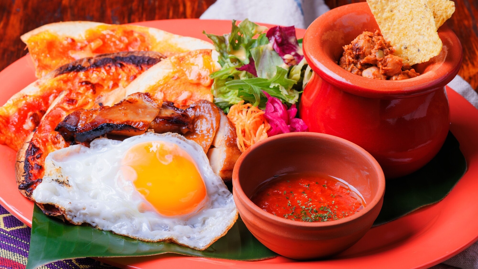 【3連泊朝食付き】那覇で感じるメキシコの風【定番タコライスやサンドイッチなど選べるワンプレート朝食】