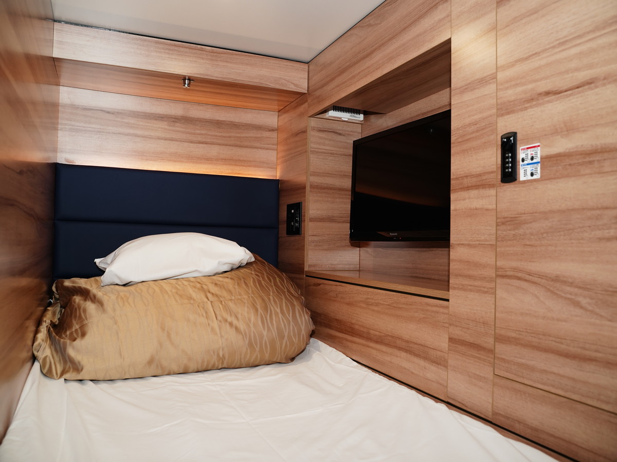 MAX CABIN