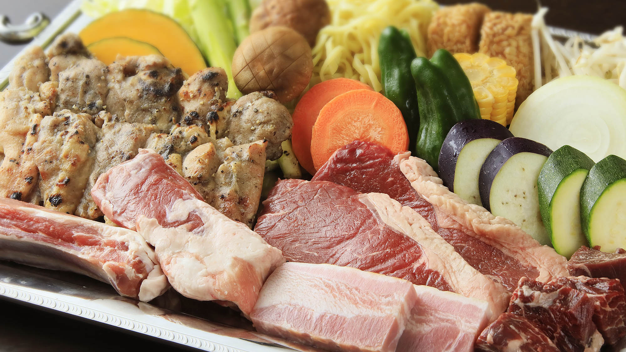【秋冬限定・手ぶらBBQ】足柄牛＆「猪鍋」！身体の芯まで温まる温泉と大自然で非日常の体験を／夕朝食付