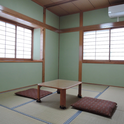 *【お部屋】かえで6畳～3名様までご利用頂けるほっこりできる和室です。