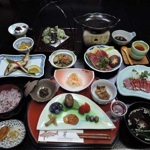 *【夕食】地産地消をこころがけ、田舎料理のおもてなし♪