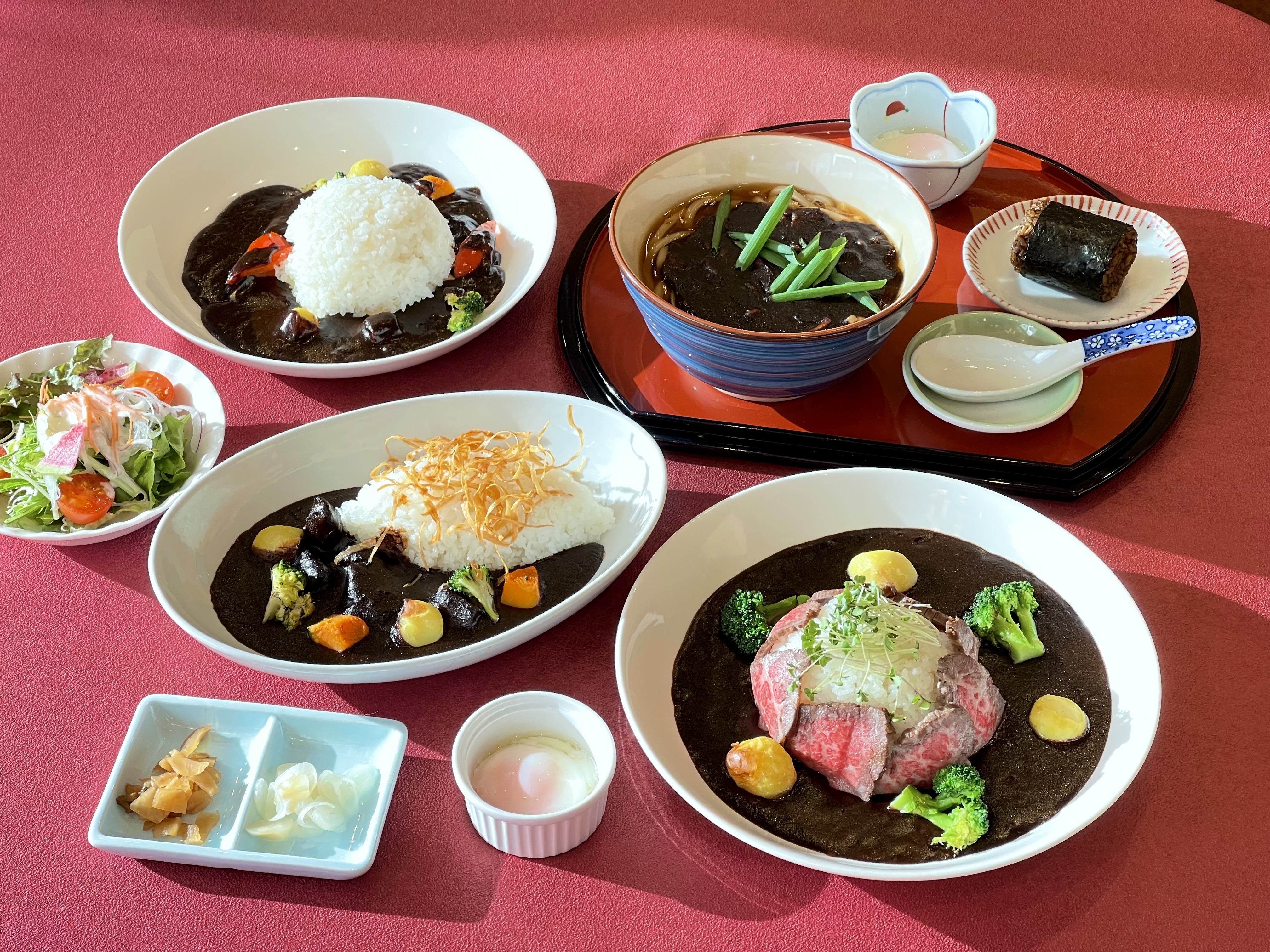 黒カレーローストビーフ添え 牛タンカレー 野菜の彩りカレー 黒カレーうどん＆カレー俵ご飯