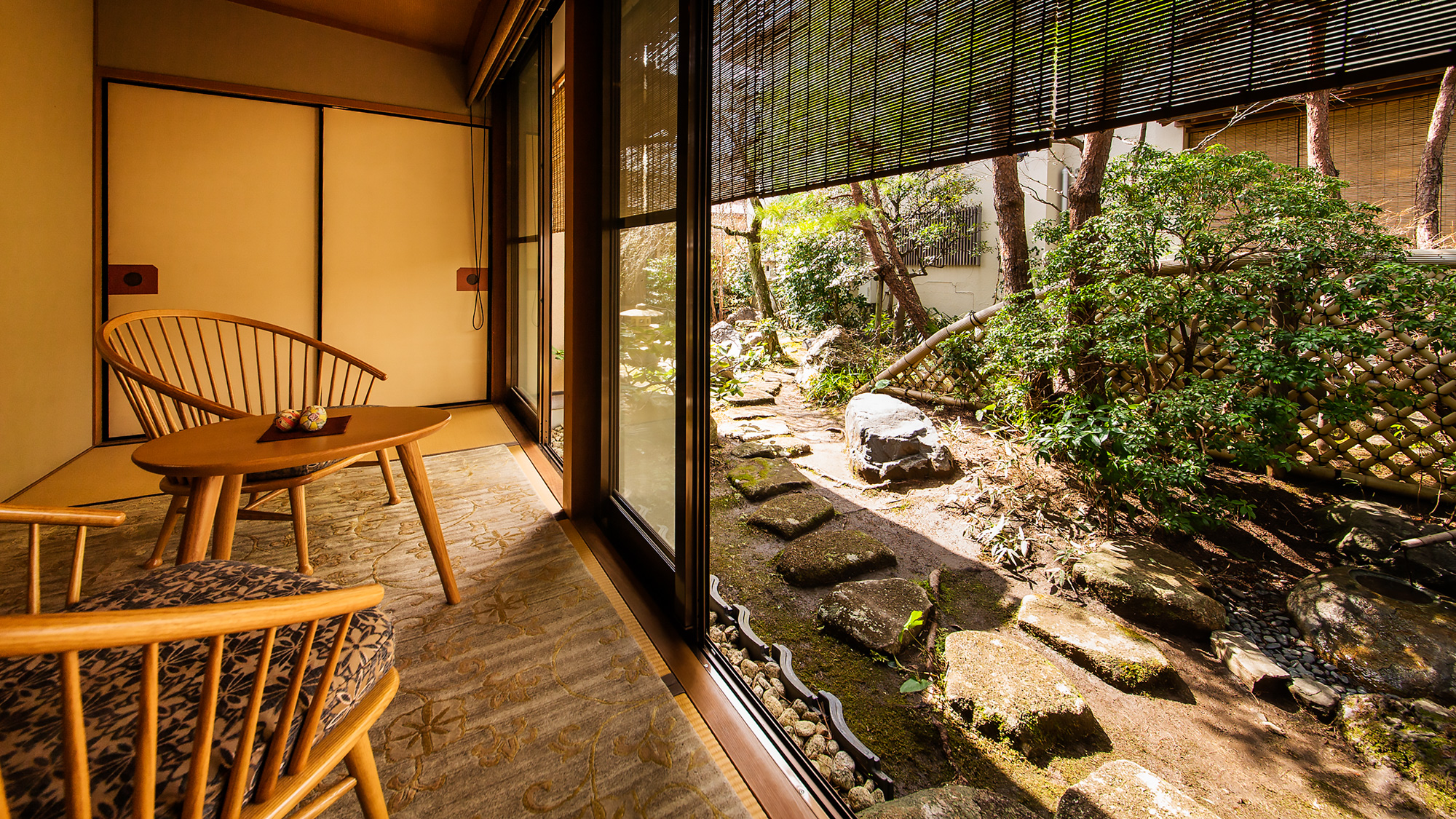 【新館】部屋からの庭園の眺め