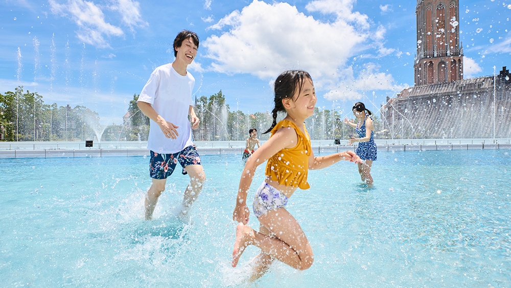 しぶきも音も全身で楽しむ「スプラッシュ・フィールド」