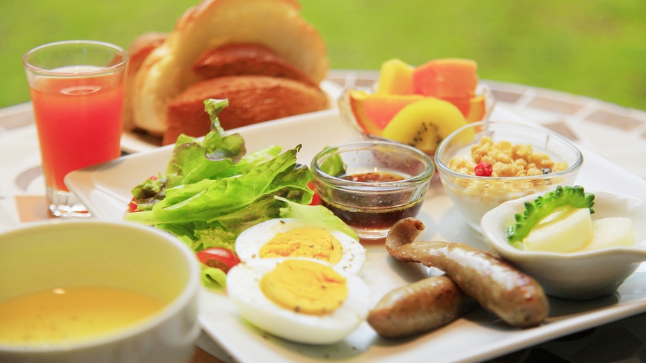 【朝食付】〜美しい景色に囲まれ、朝ごはん〜沖縄の特産『あぐー豚』を味わう＜洋食プレート＞