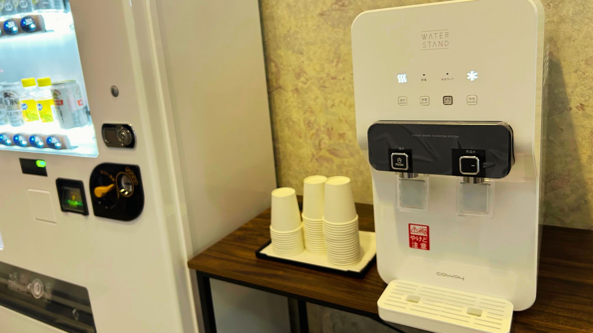 １，３，４，５階に設置のウオーターサーバー