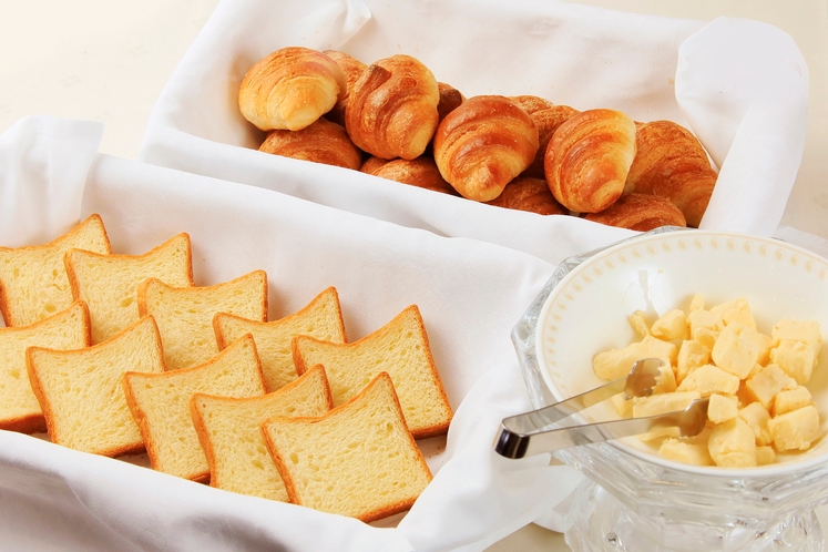 ◆朝食　パンと手作りリンゴバター