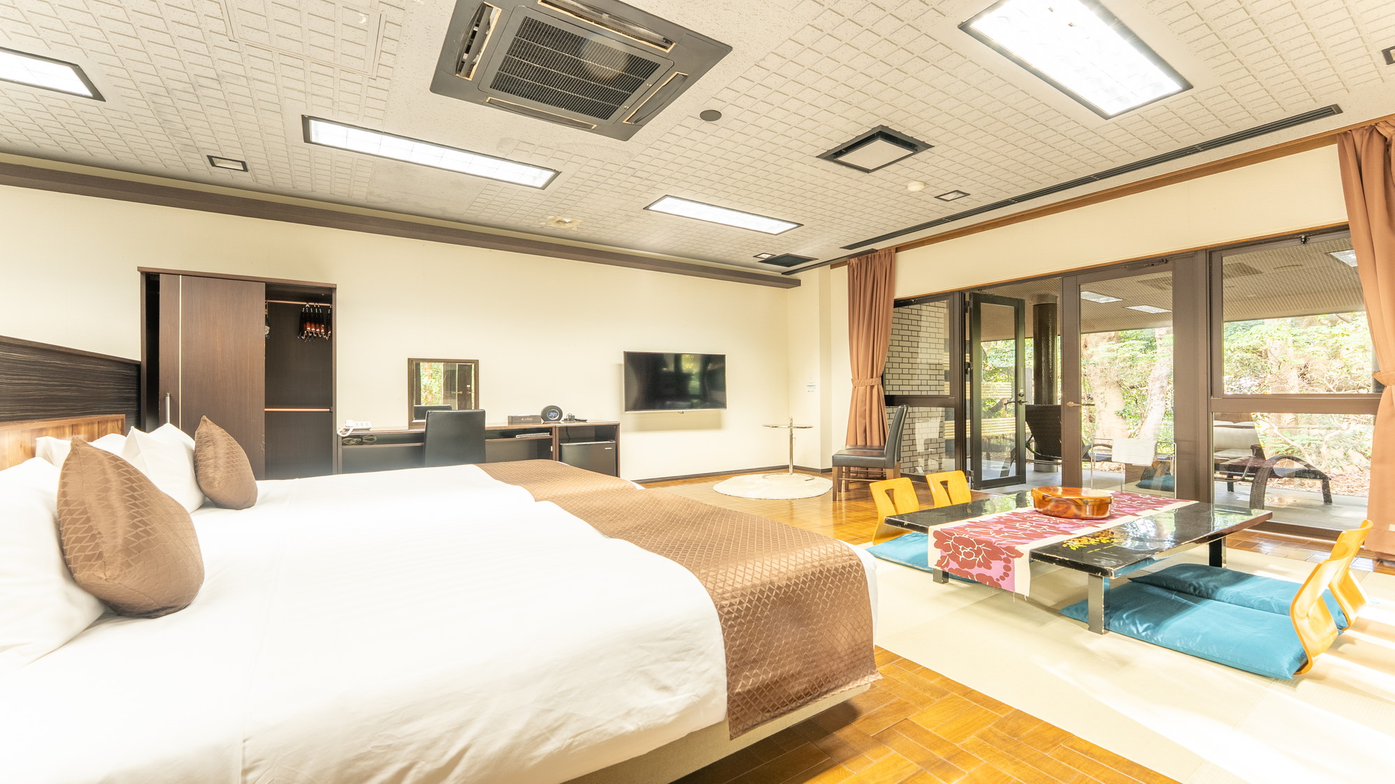 【和モダンジュニアスイート】４５平米　客室露天風呂付【喫煙可】