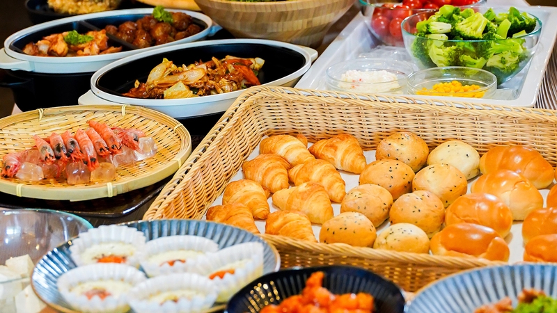 【１泊２食付】3種から選べる夕食＆朝食ビュッフェ♪【駐車場無料・自家源泉１００％の天然温泉】