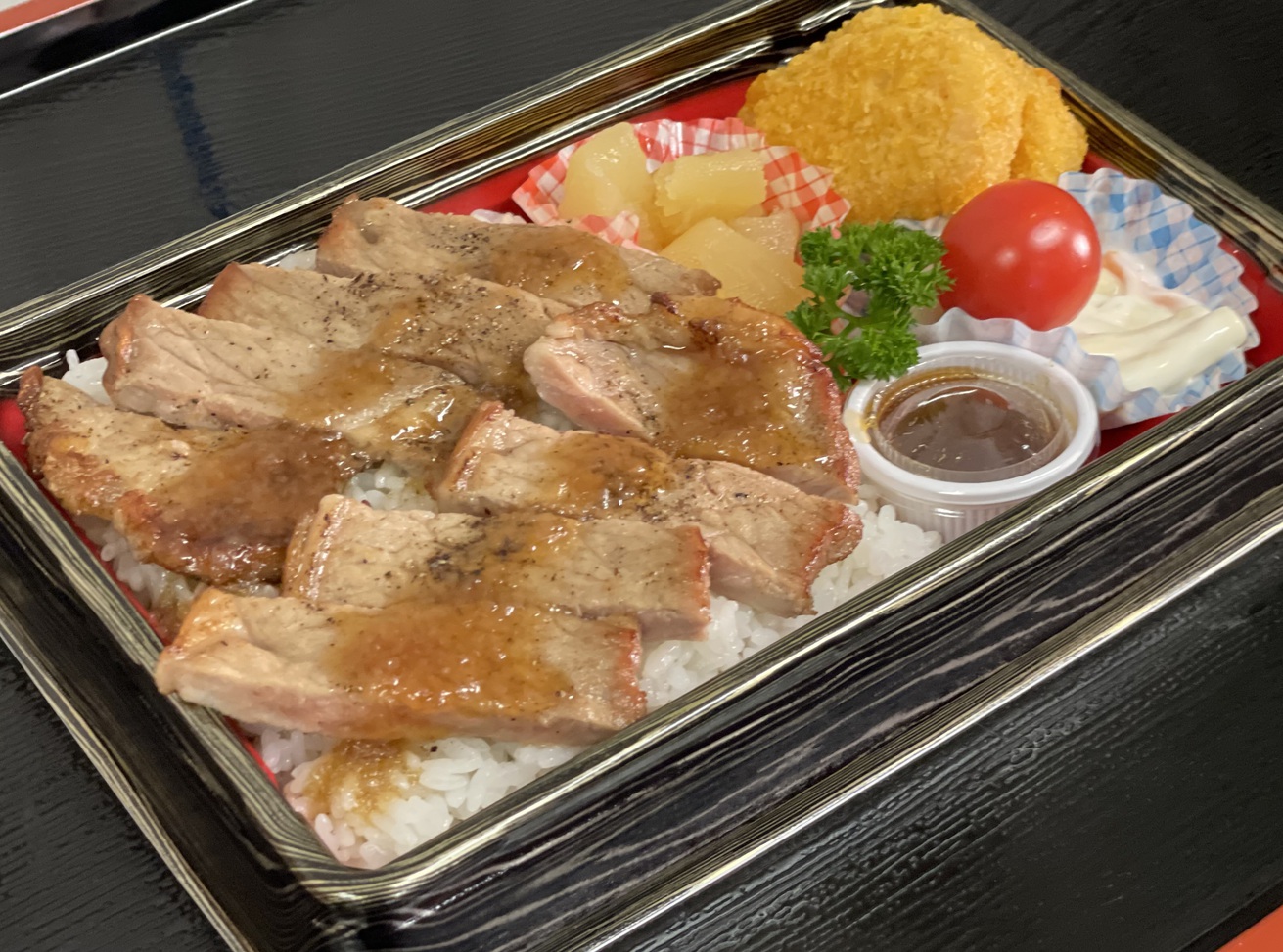 サーロインステーキ重弁当