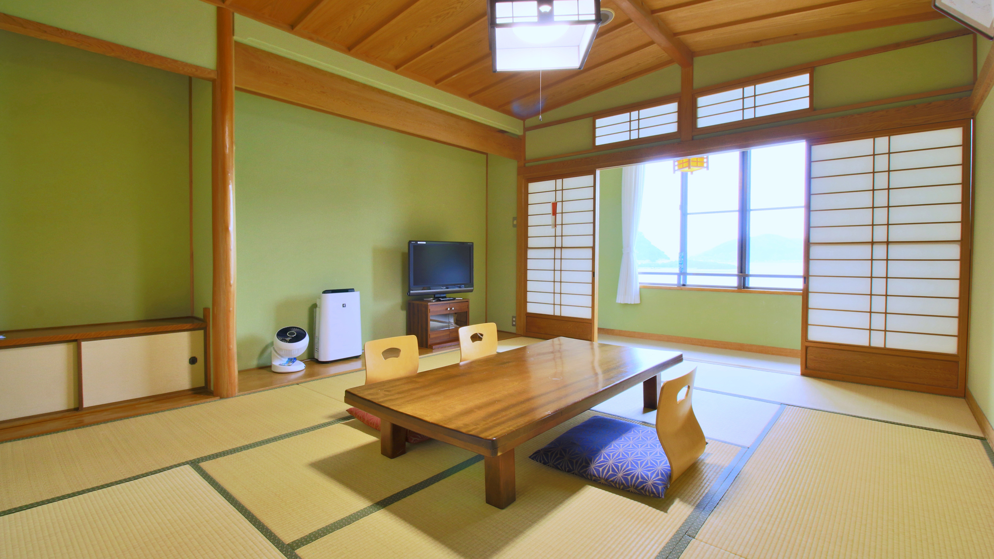 【客室】和室10畳（バス・トイレ付き）