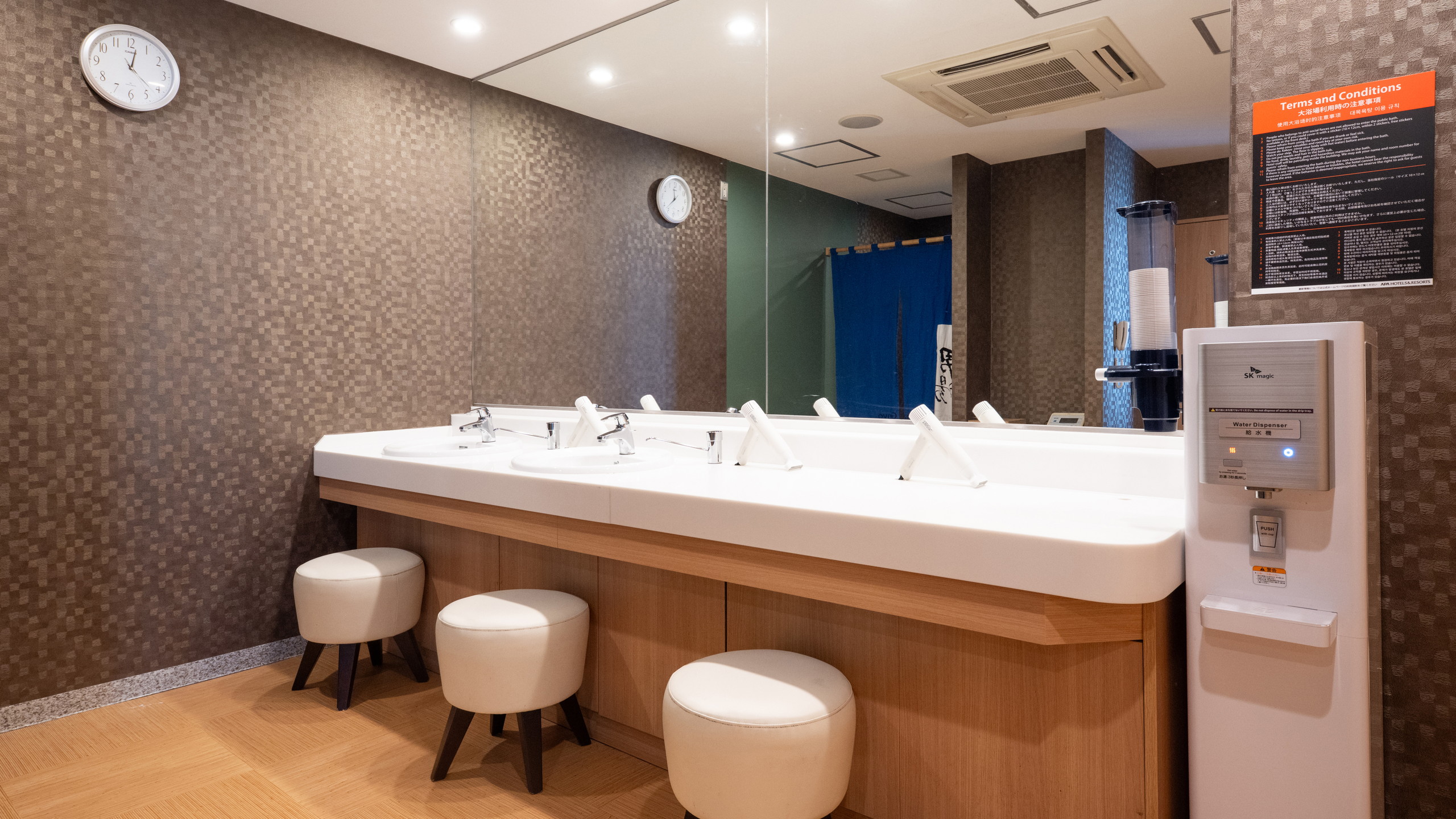 ■男性大浴殿脱衣所