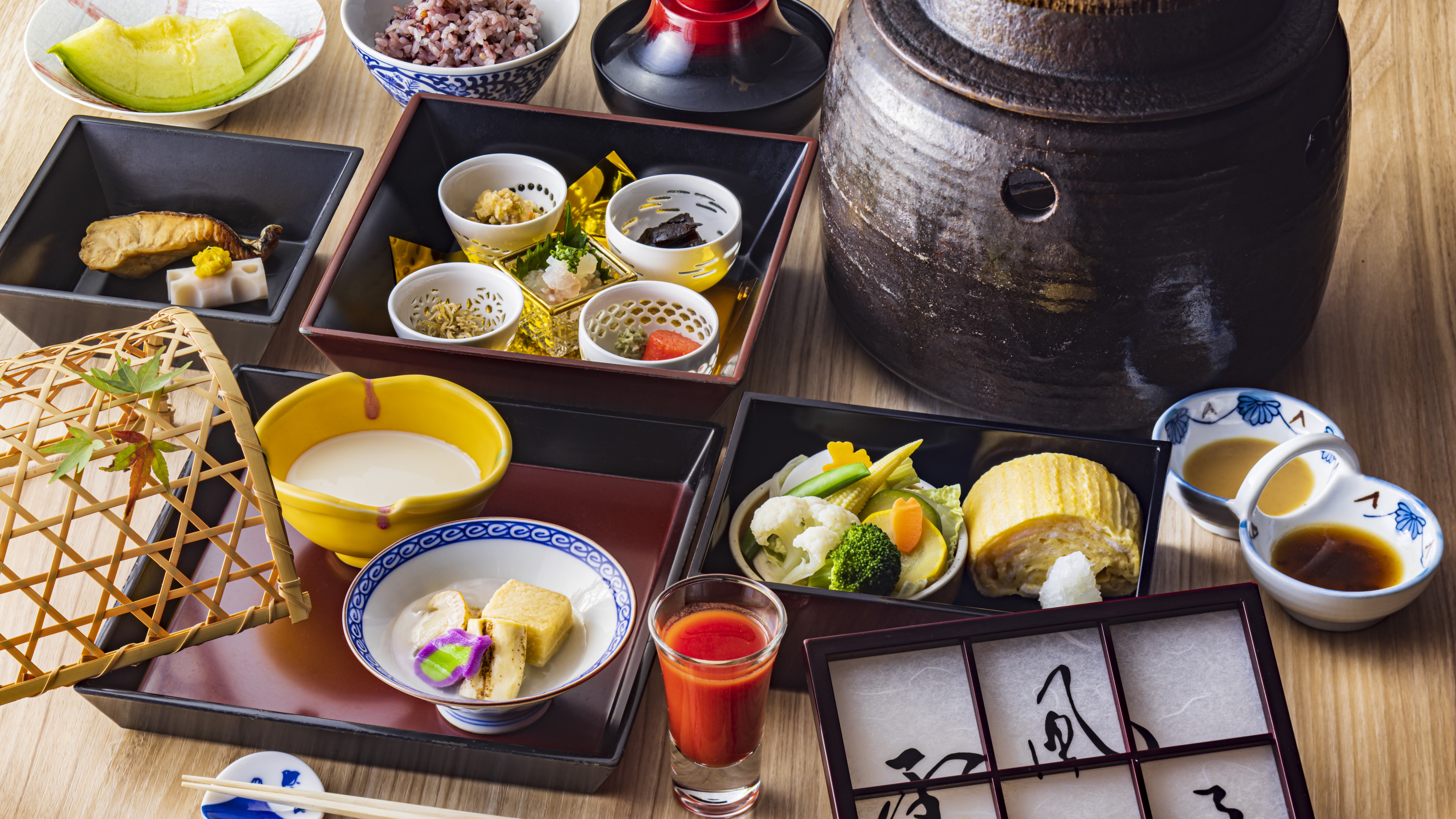 豪華な三段重朝食