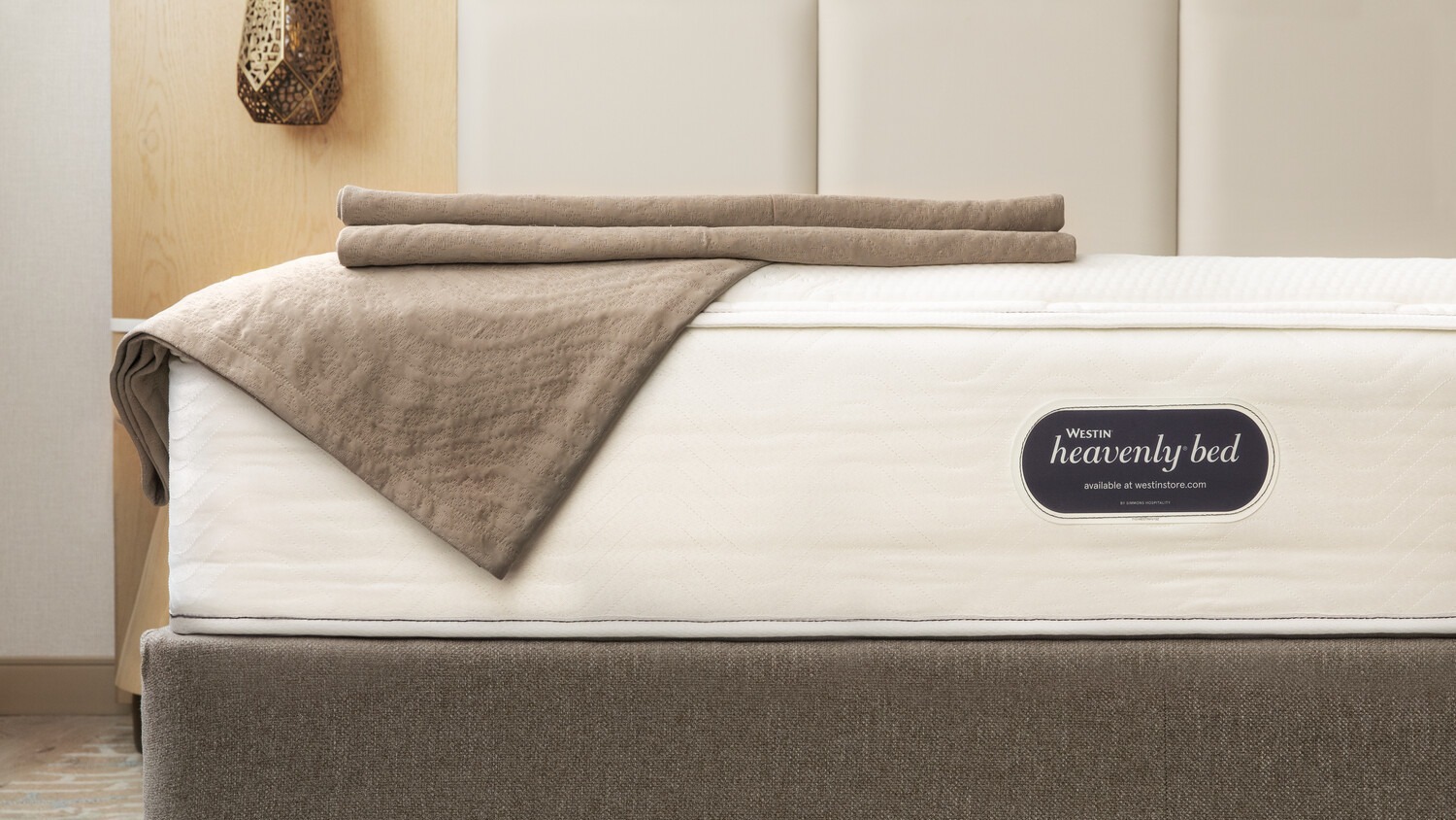 Heavenly Bed 2.0 *改装後のお部屋に導入