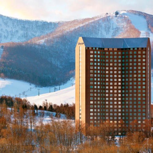 冬の外観：　The Westin Rusutsu Resort