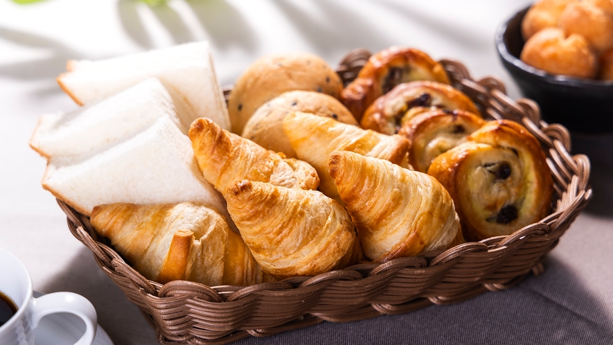 【朝食ビュッフェ（一例）】トースターでサクッと香ばしいパンもご用意