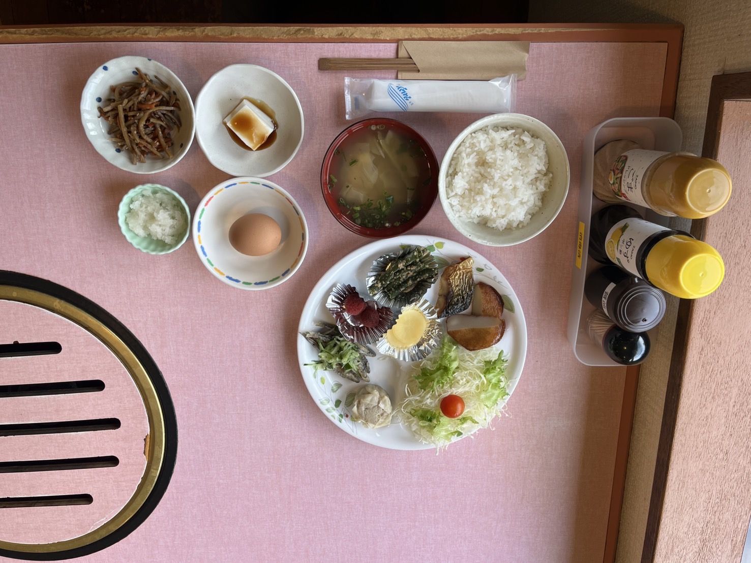 朝食プレート（白米）生卵・ゆで卵で選択可！