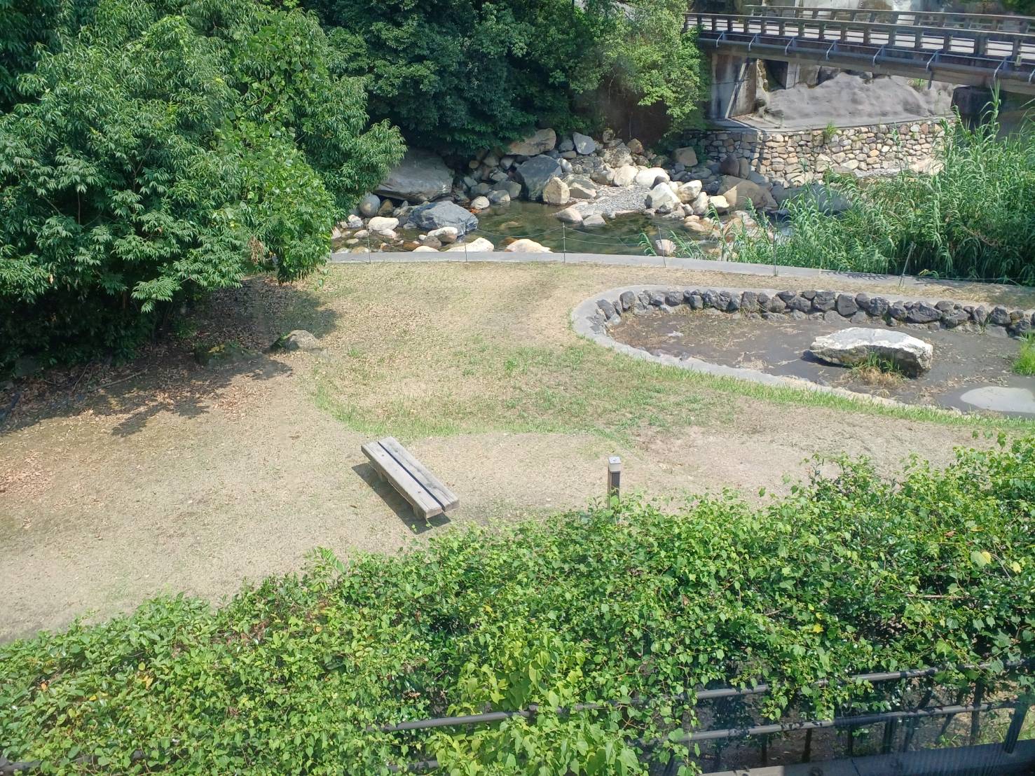 猿ヶ城ラドン温泉　２階休憩室からの眺め