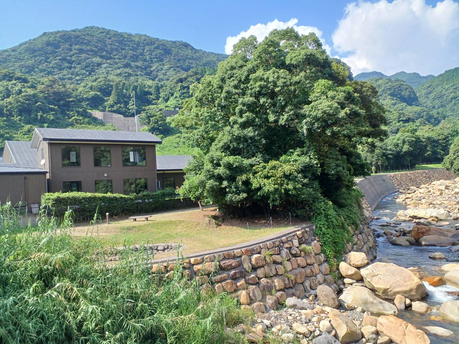 猿ヶ城ラドン温泉　外観