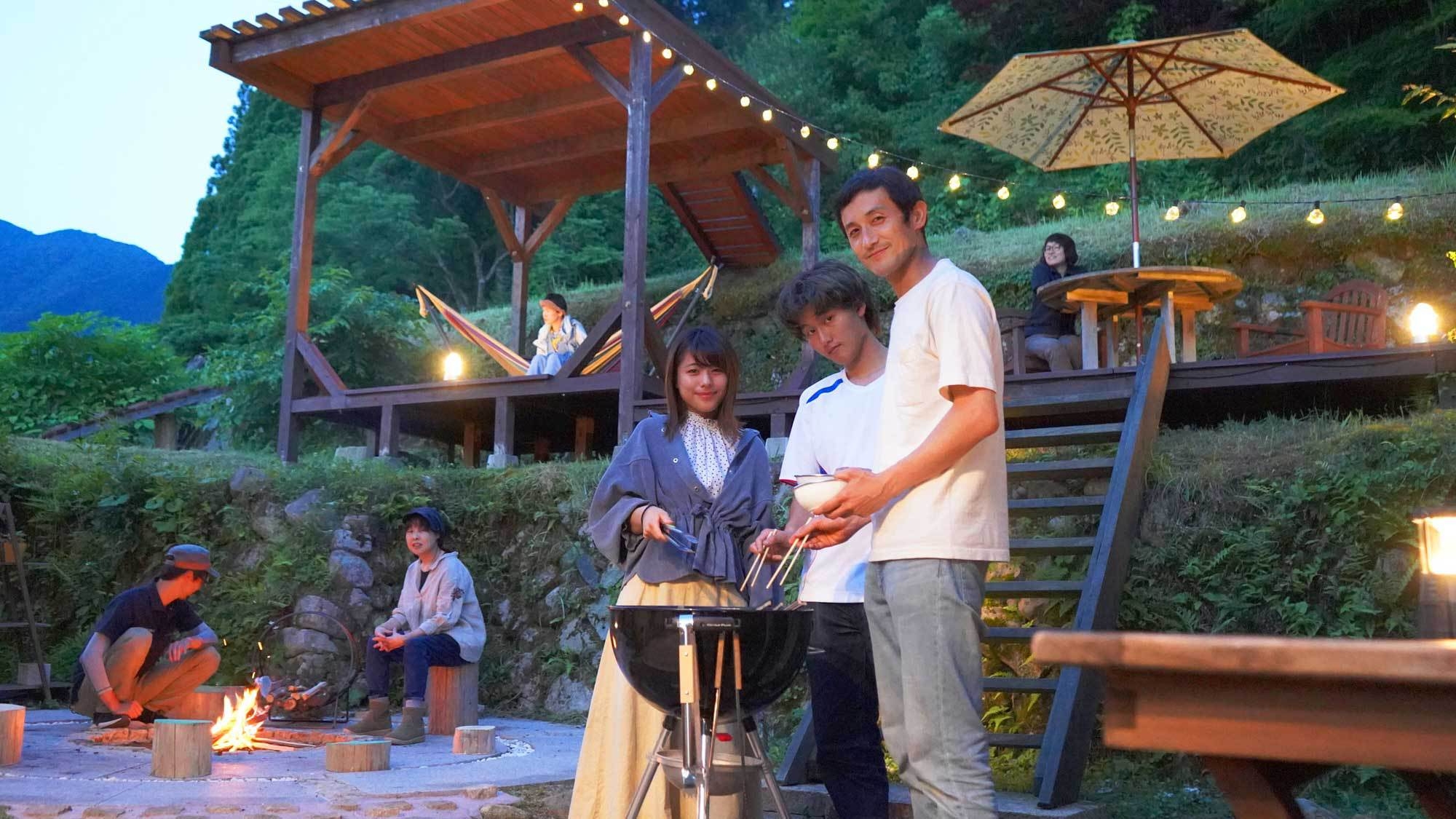 BBQがしたい！【たき火、屋外シアター！】岡山のてっぺんでグランピングプラン（BBQver）