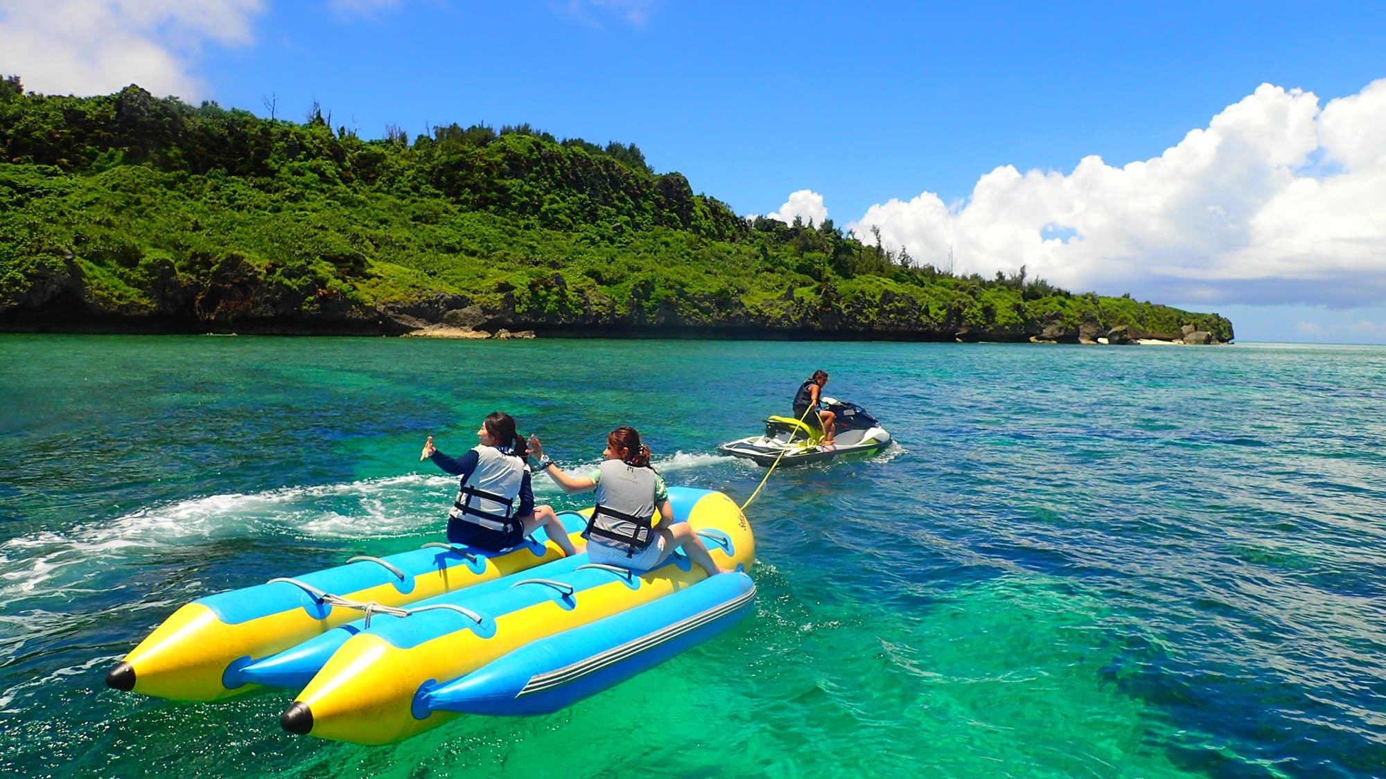 【バナナボート＆シュノーケル】２つ楽しめる欲張りプラン！瀬底島の美しい海、サンゴ礁を満喫／素泊り