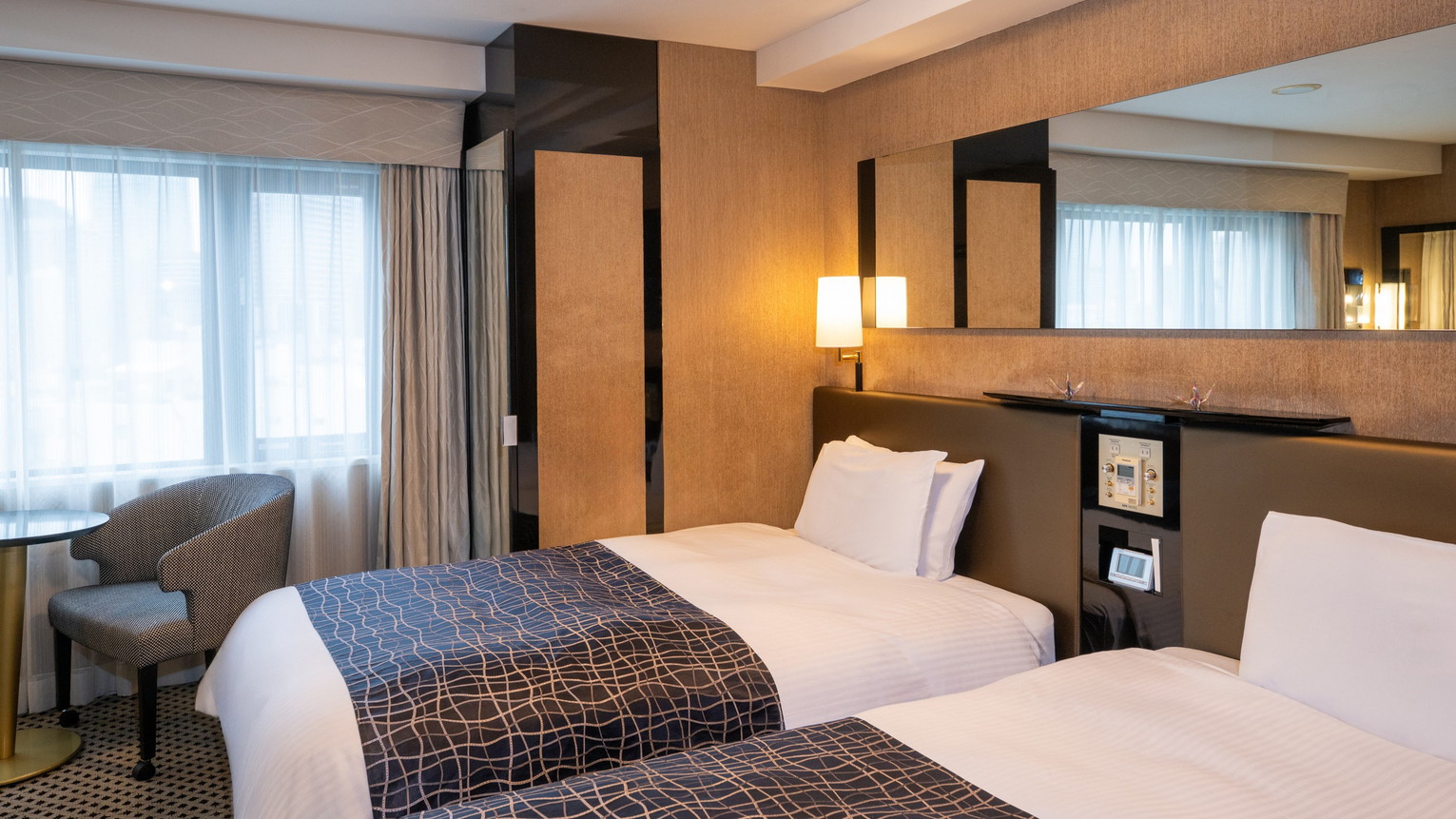 □禁煙室□デラックスツイン【最上階】