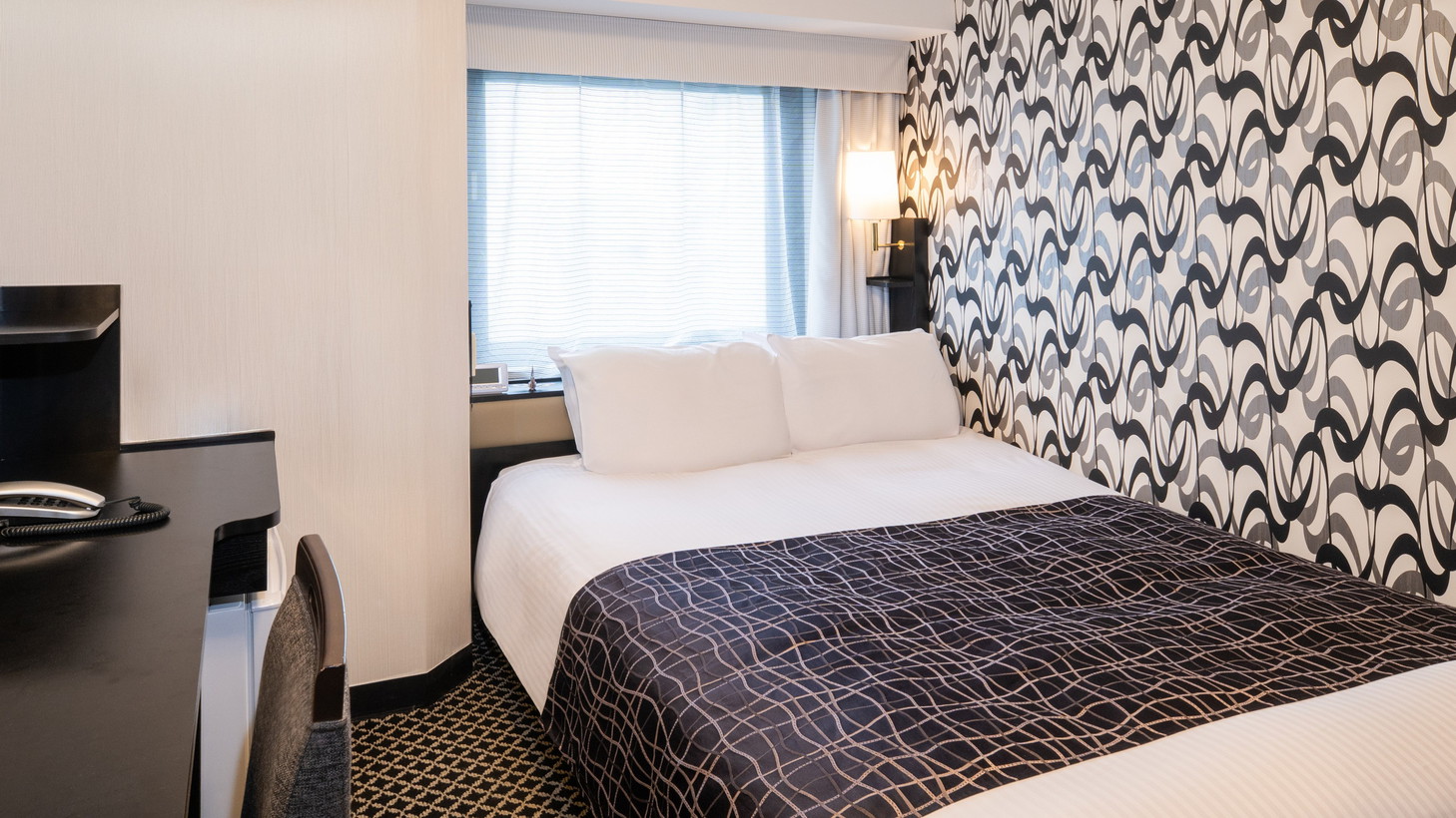 □禁煙室□ダブルルーム□環境対応型のコンパクト設計□