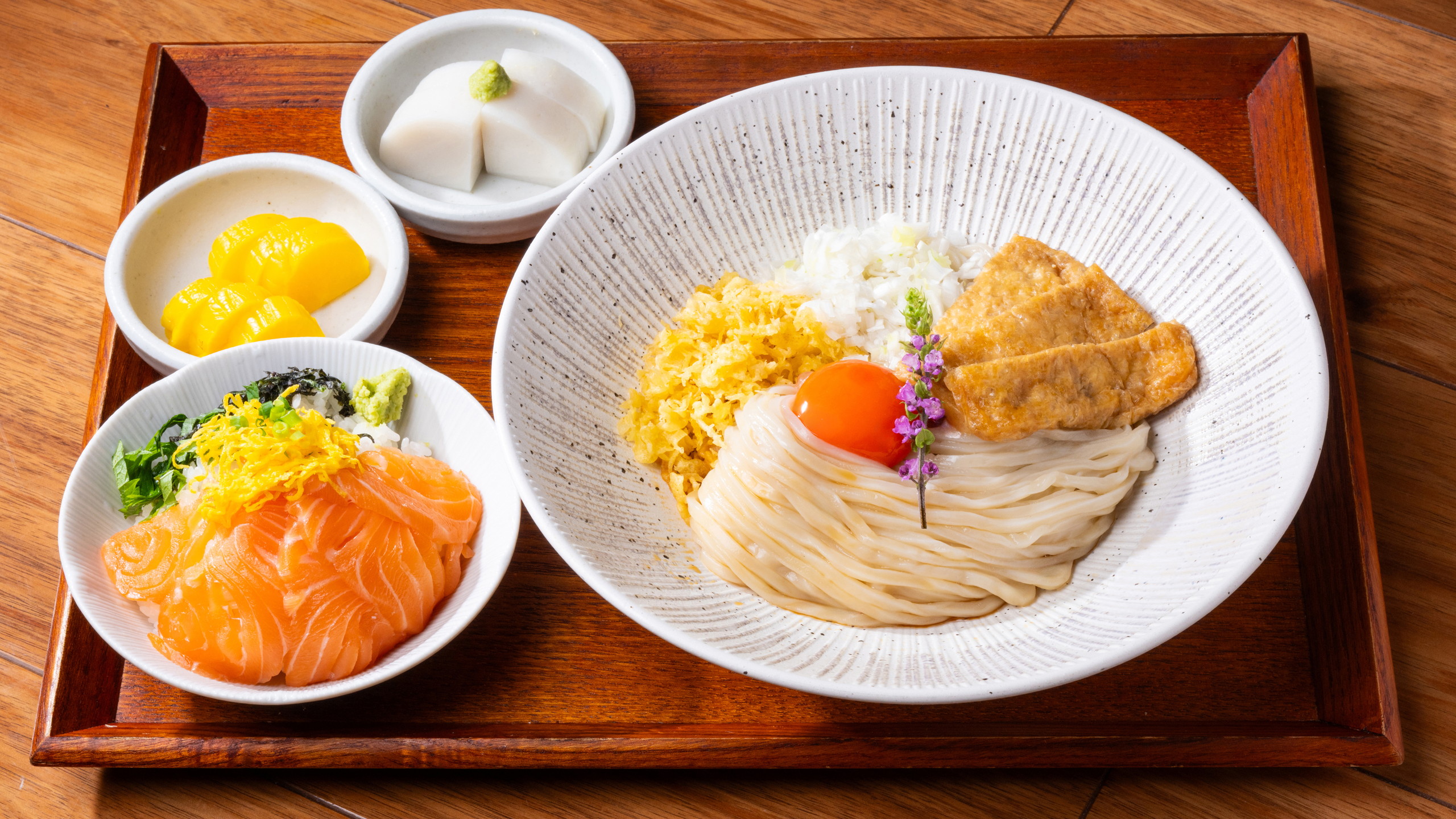 うどん（温又は冷）+「やま幸」ミニネギトロ丼又はミニサーモン丼