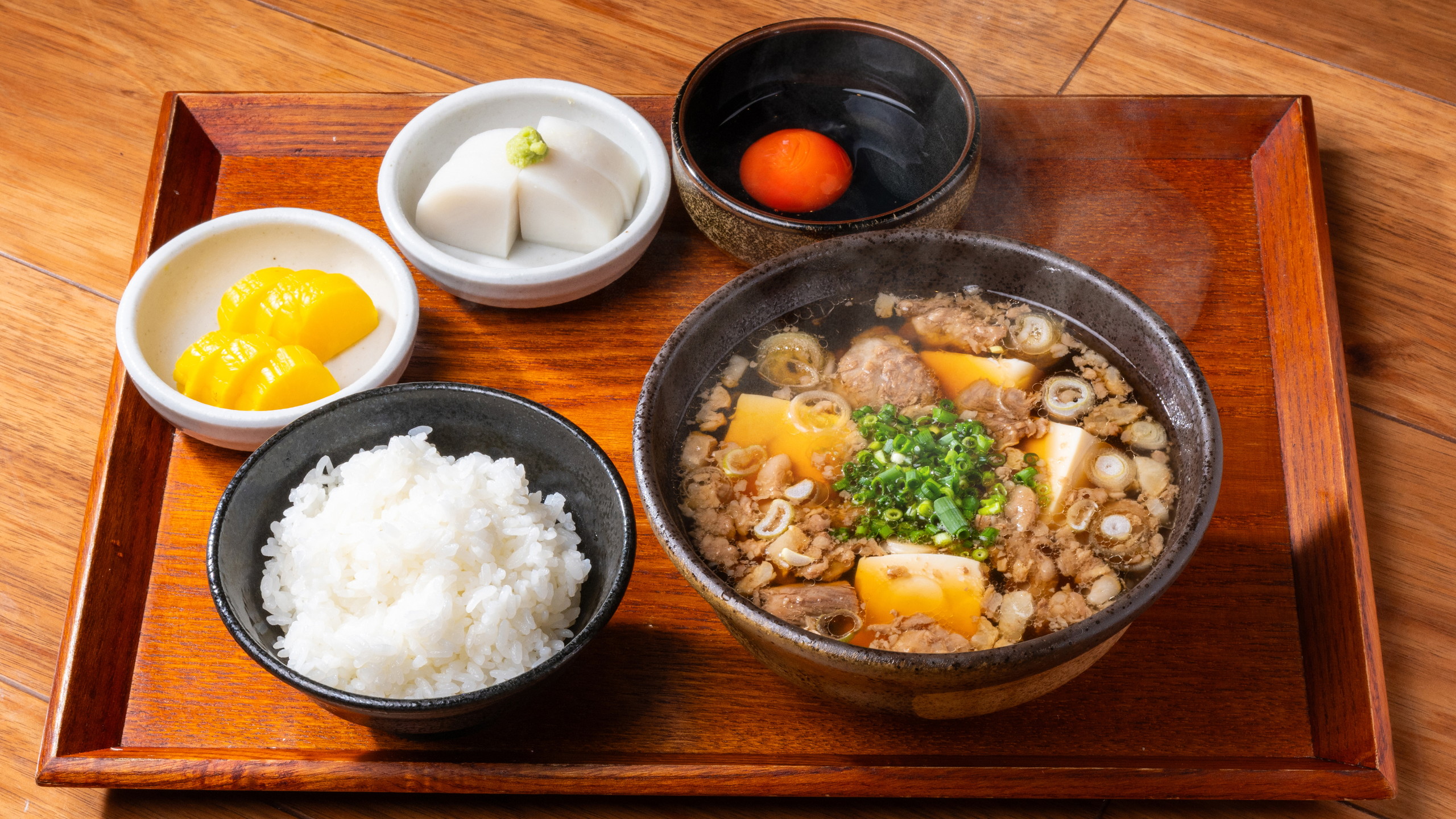 肉吸い（国産和牛200g）+「マキシマムこいたまご」の卵かけご飯