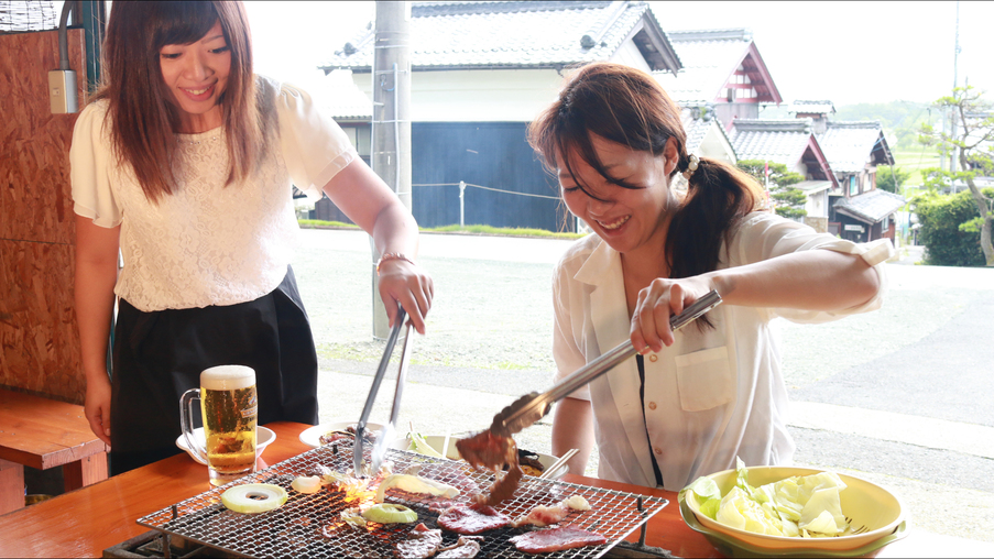 ファミリー★合宿★団体さんも大歓迎！！【雨にも負けない！屋根付き広々ＢＢＱ〜♪】【現金特価】