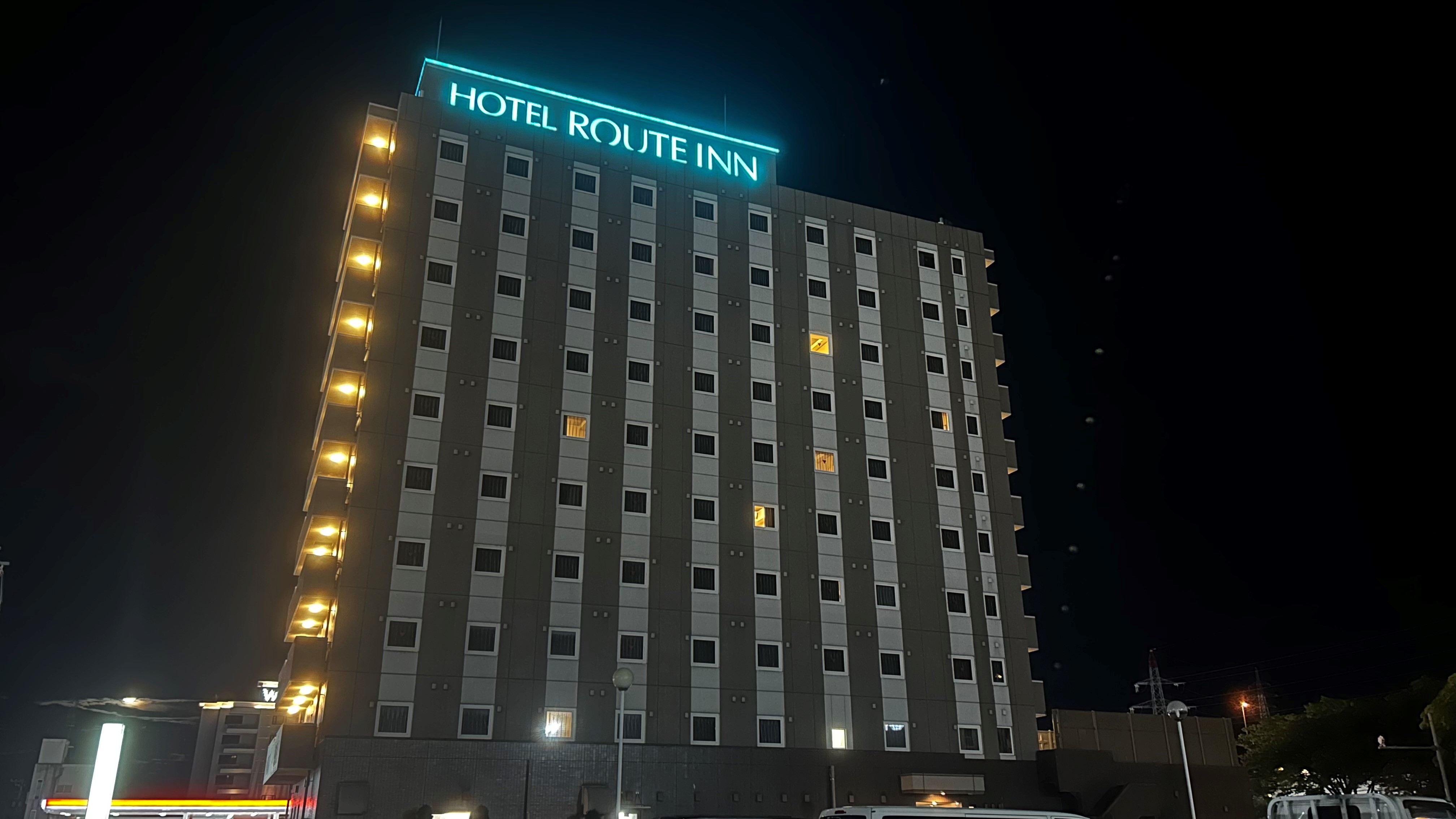 ホテル外観　夜④