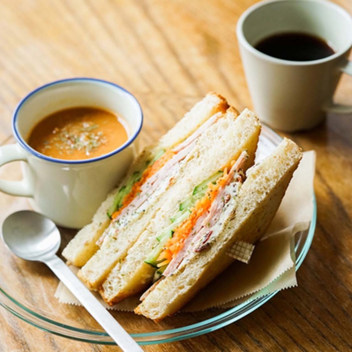 【朝食付】教会と緑に囲まれて｜地元食材のカフェモーニングで迎える長崎の朝