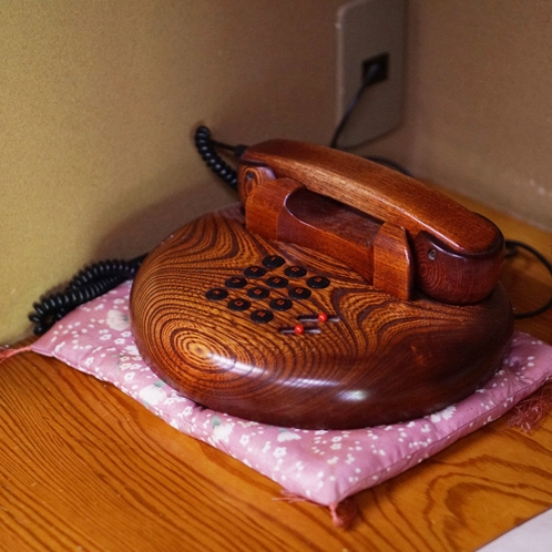 【唐松】お部屋備え付けの木製電話