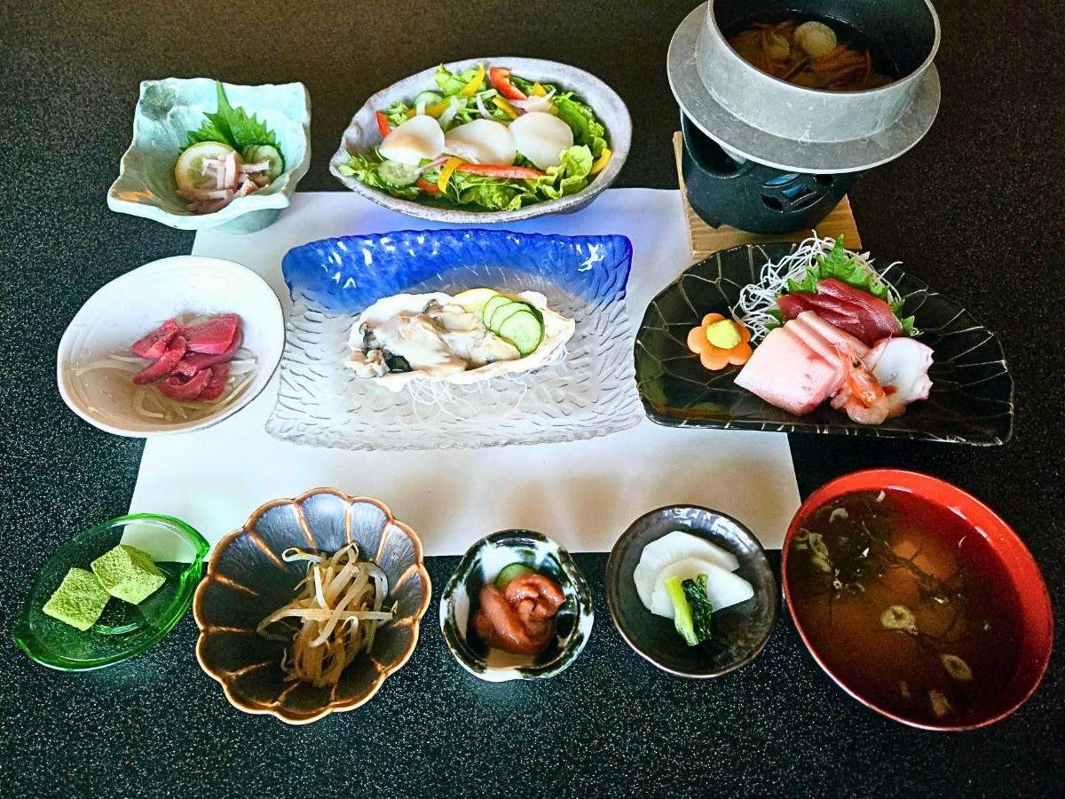 【海鮮プラン】当館一番人気！「三陸沖」の味覚、気仙沼の郷土色あふれる海鮮会席（夕食・朝食付）
