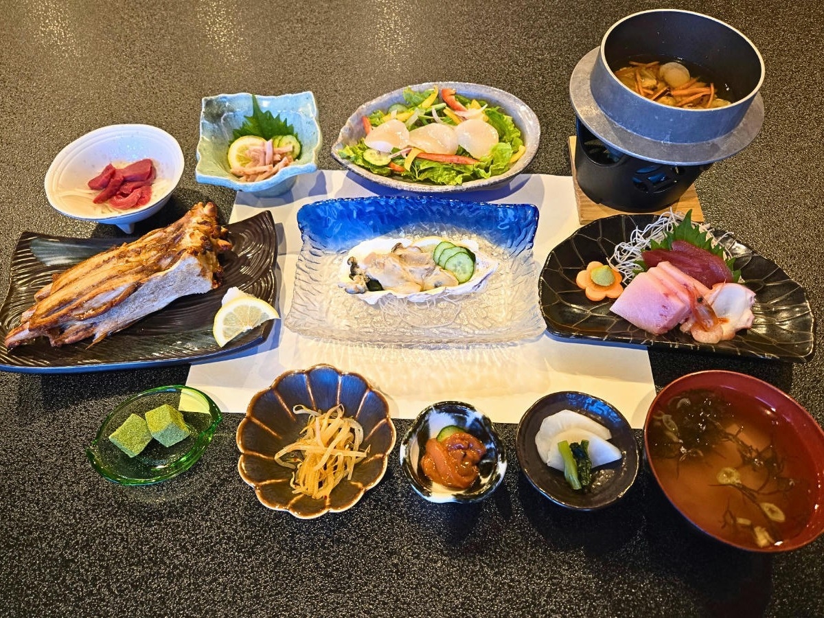 【さき楽30】気仙沼【海物語プラン】新鮮な魚介類と気仙沼ホルモンの夢のコラボ（夕食・朝食付）