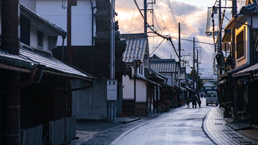 昔ながらの町並みが美しく、ノスタルジックな町の雰囲気を楽しむことができます。