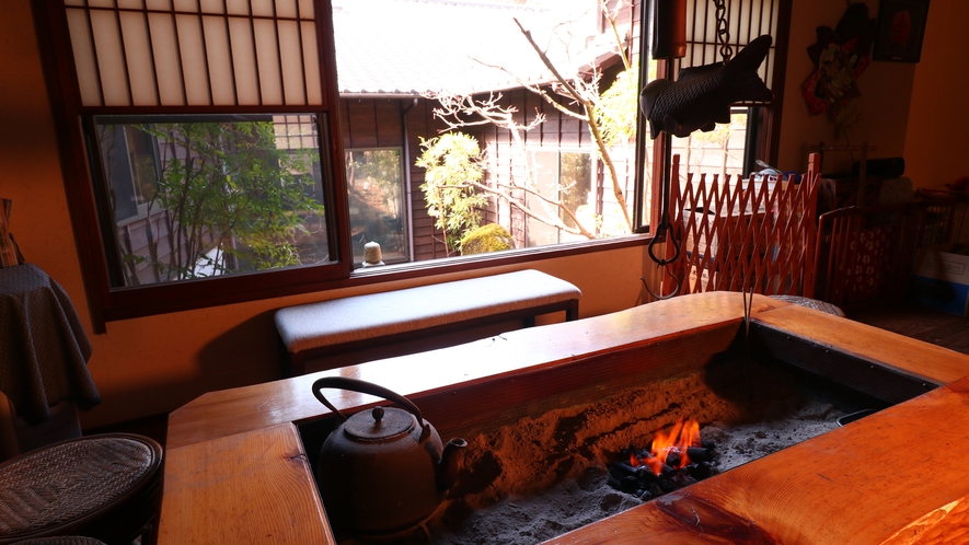 #囲炉裏を囲んで一息　自然との共存を考えた日本人の知恵と工夫がこれほど懐かしいとは。