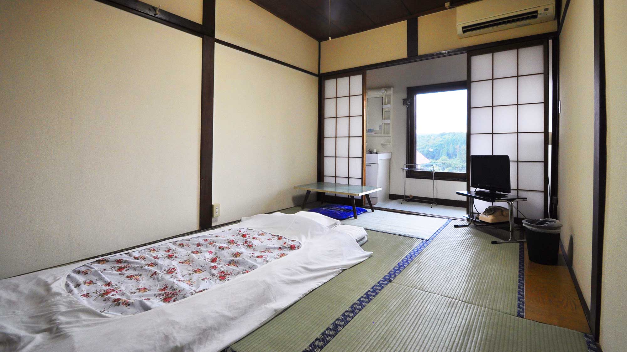 【別館 和室6畳一例】お一人様におすすめ。ゆったりくつろげる畳のお部屋です。