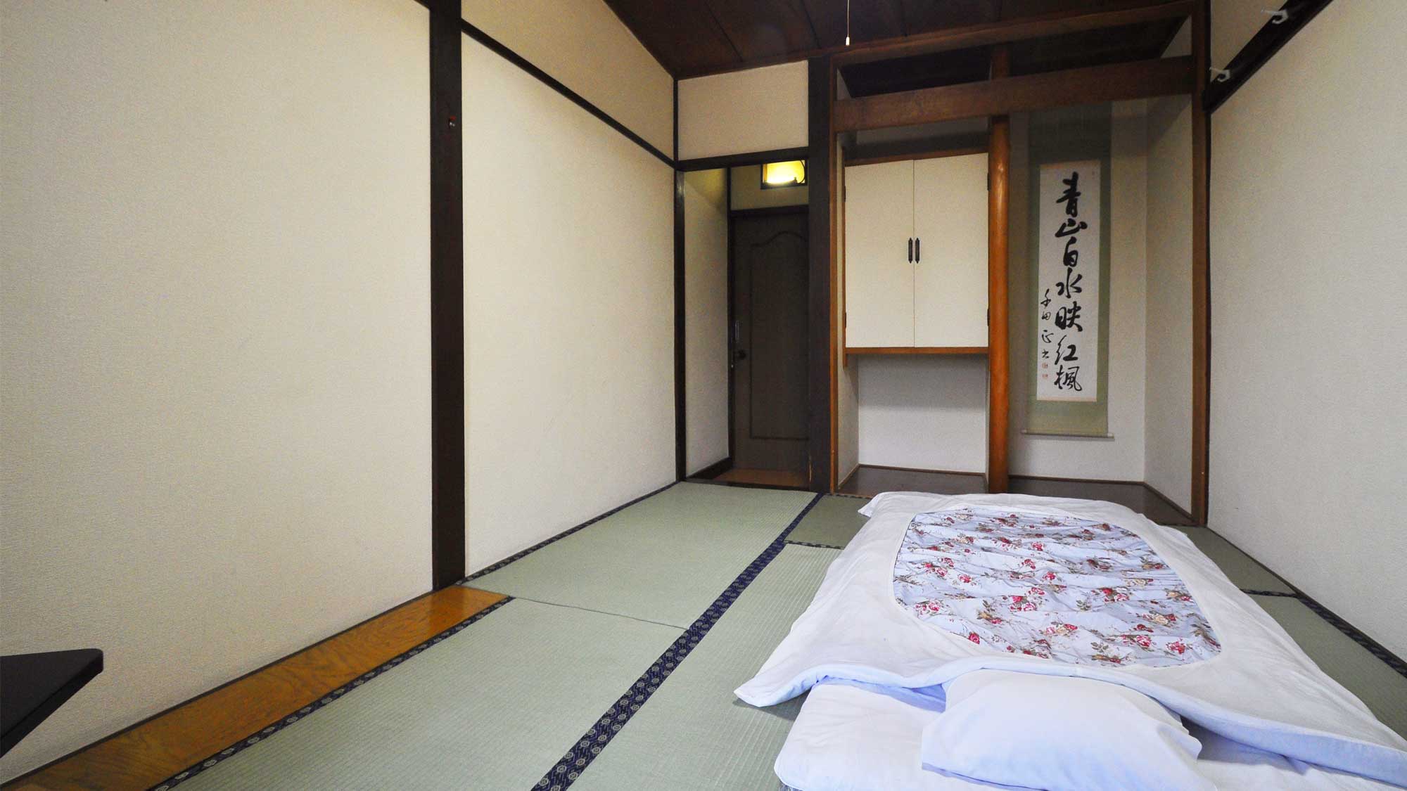 【別館-和室6畳一例】足を伸ばしてお寛ぎください。