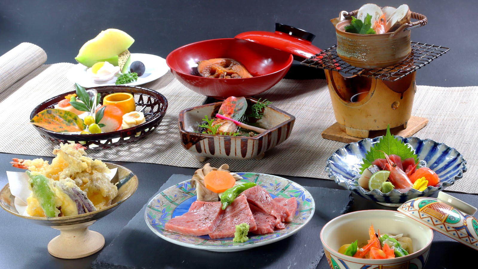 秋のスタンダード料理　松茸の土瓶蒸し