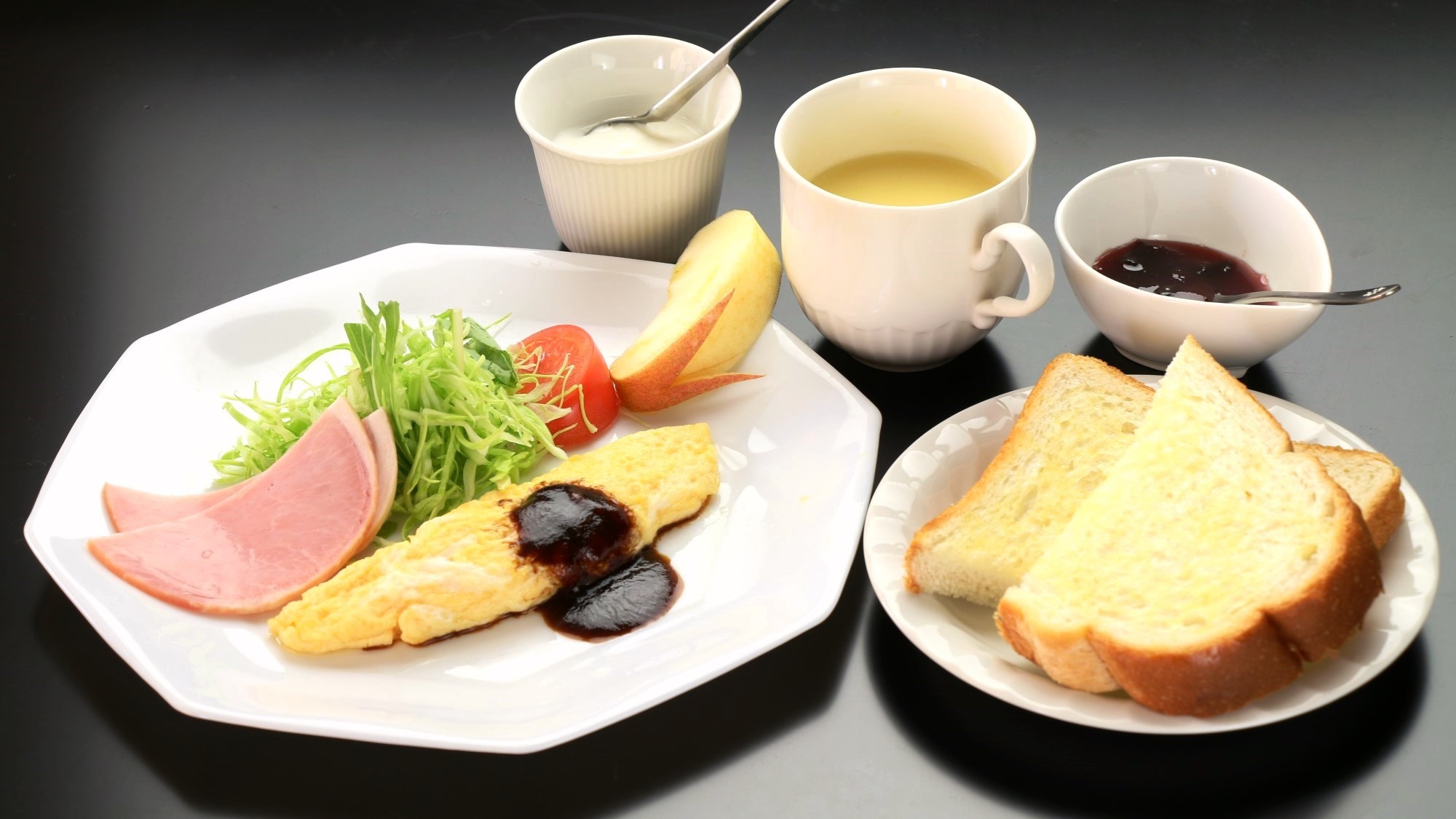 【連泊割２食付／２泊〜】1泊500円もお得☆こだわり日替り料理◇シャワーブース完備