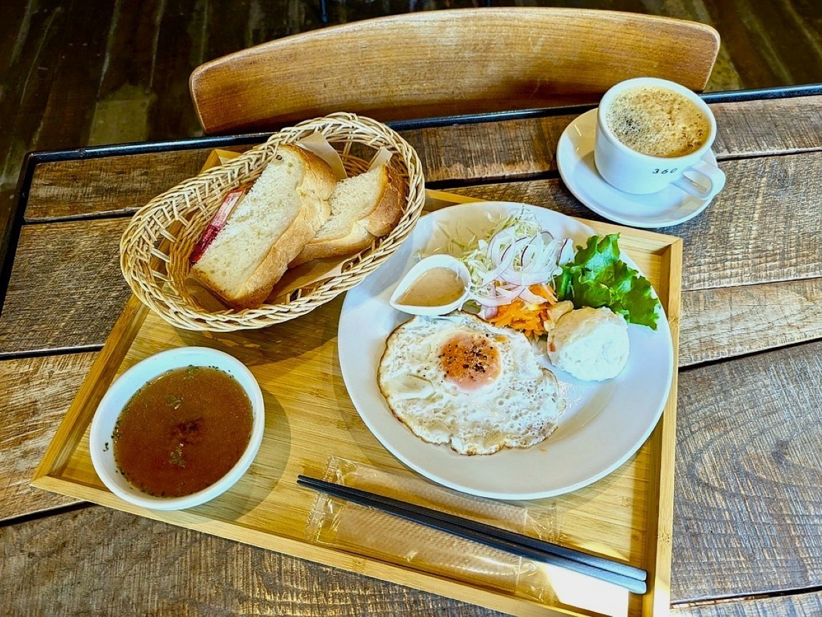 朝食