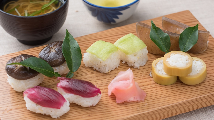 *【田舎寿司】高知県の山間部に伝わる山菜を使うたお寿司やき。