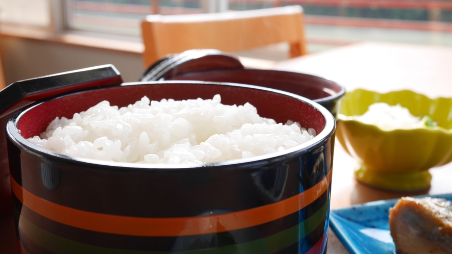 *【お料理】那賀町産のお米を使用した、ふっくらもちもちご飯です。