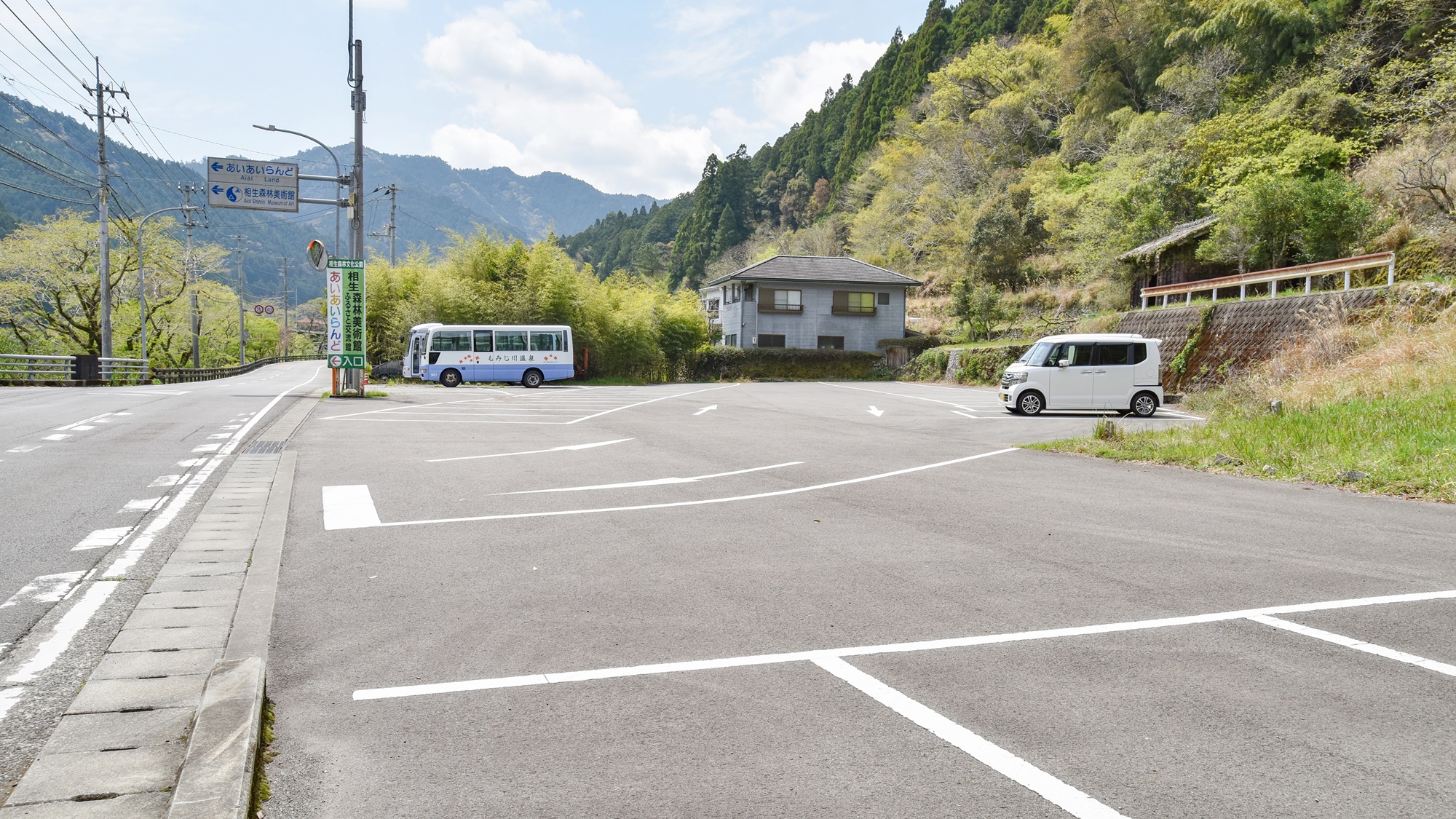 *【第２駐車場】全駐車場合わせて７０台無料でご利用いただけます（※予約不要）