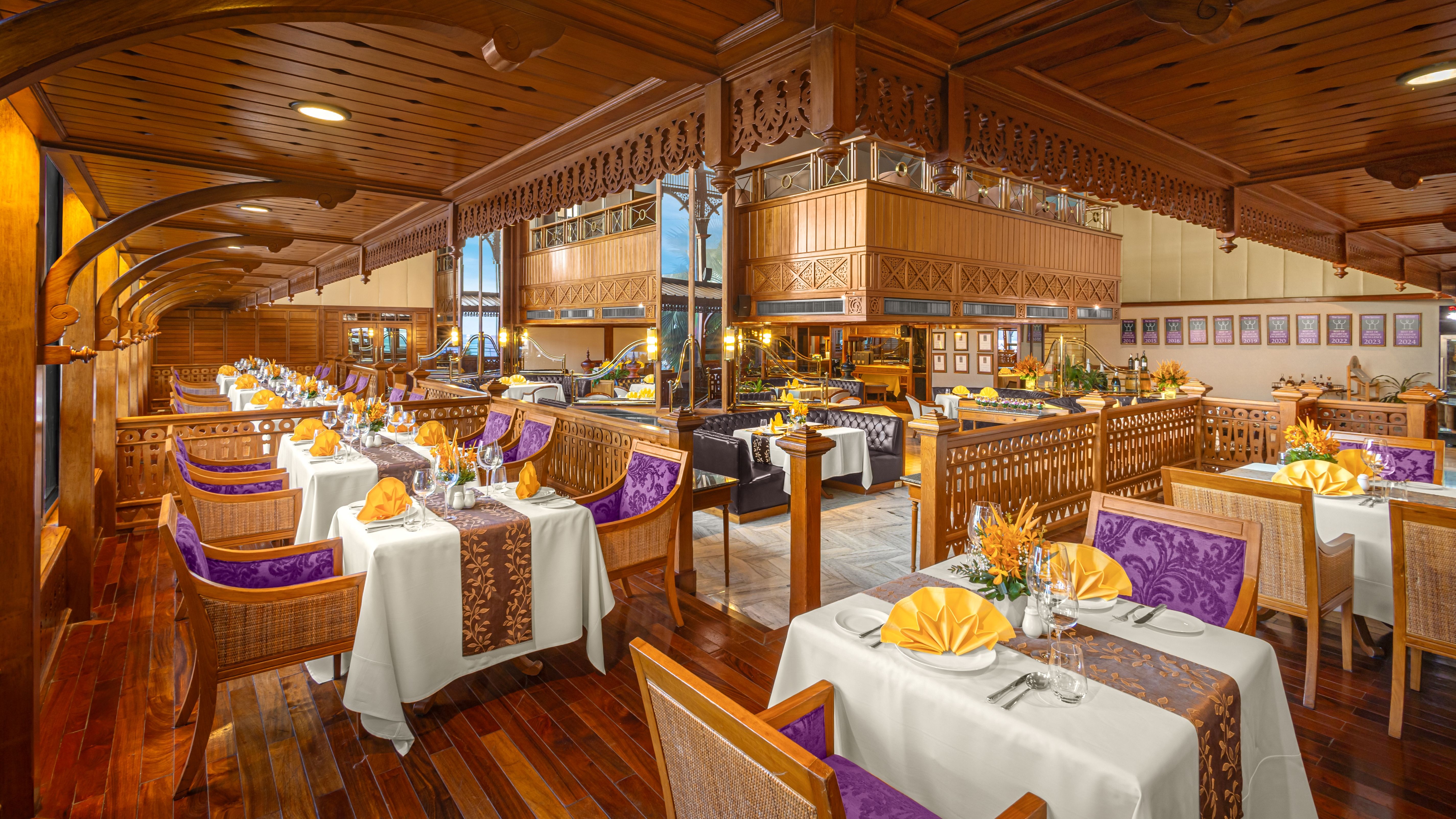 ロイヤルグリルルーム＆ワインセラー（卓越と伝統）